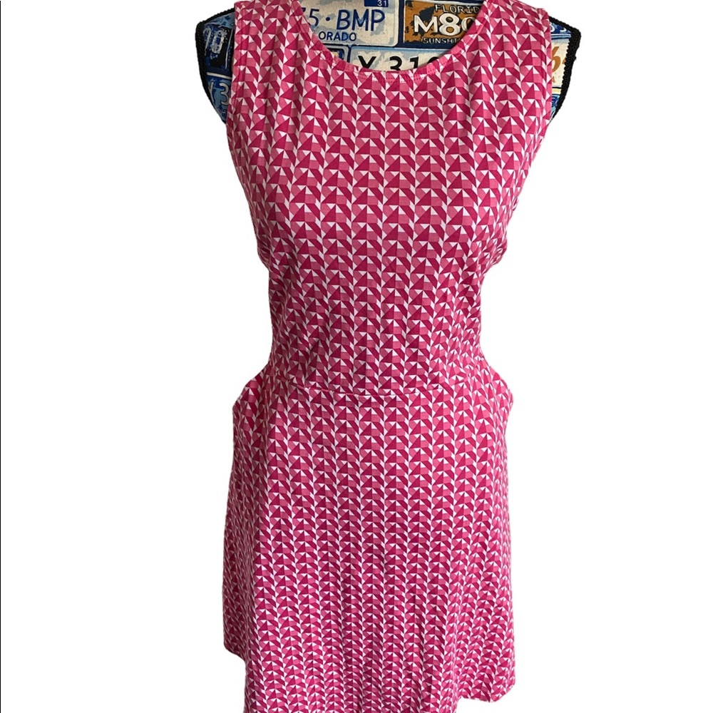 New York & Company A-line dress w/ pockets.
Geometric print.